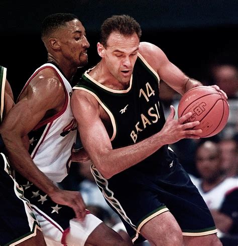 Brazilian basketball great Oscar Schmidt went 2-for-2 and scored four points as the East beat the West 88-59 in the NBA All-Star Celebrity Game. ... Oscar Schmidt finally dipped his toes in the NBA. 